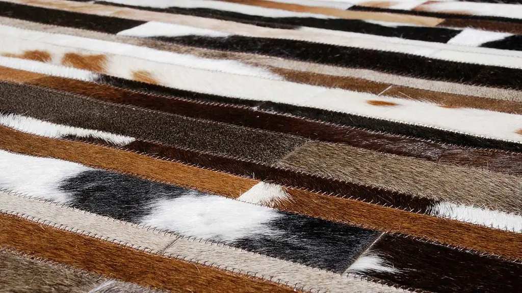 How much does it cost to remove carpet?