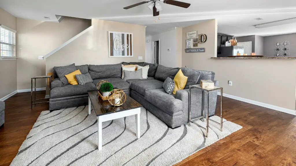 How to remove carpet glue from concrete floors?