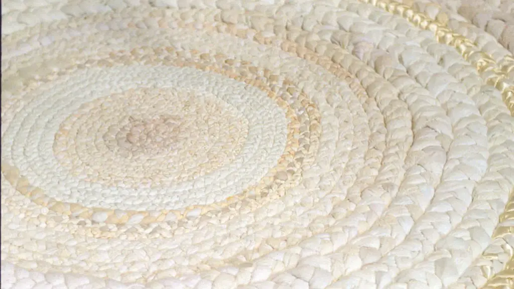 Can you remove carpet stains with baking soda?