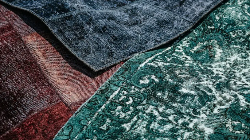 Do you have to remove staples when replacing carpet?